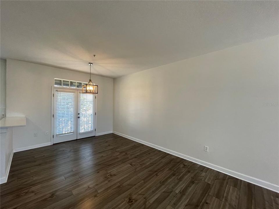 Activo con contrato: $2,095 (2 camas, 2 baños, 1248 Pies cuadrados)