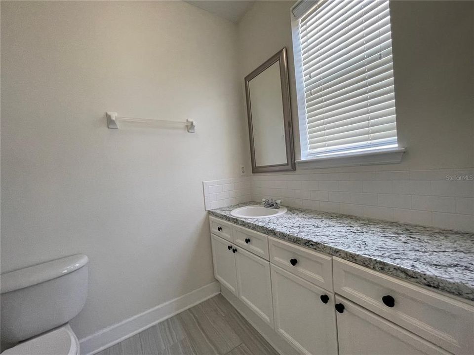 Activo con contrato: $2,095 (2 camas, 2 baños, 1248 Pies cuadrados)