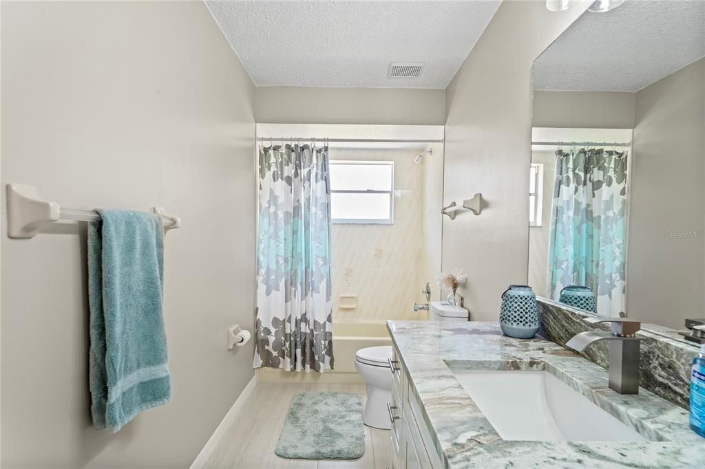 待售: $420,000 (3 贝兹, 2 浴室, 2226 平方英尺)