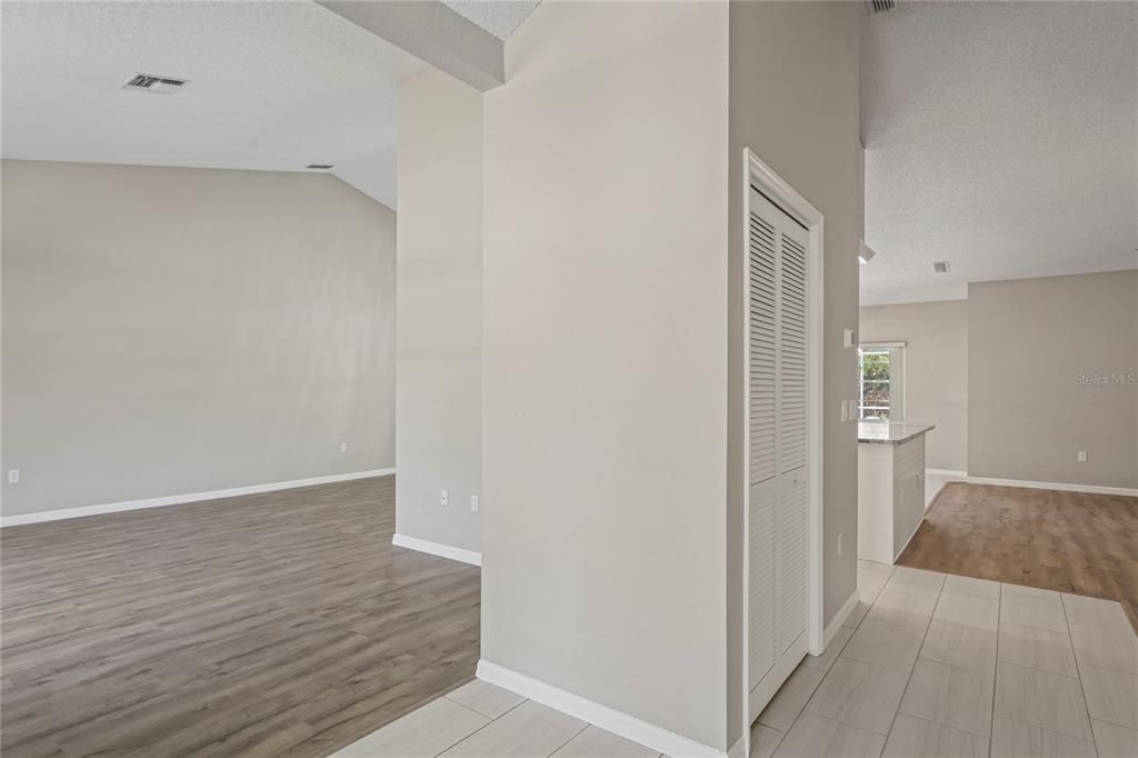 待售: $420,000 (3 贝兹, 2 浴室, 2226 平方英尺)