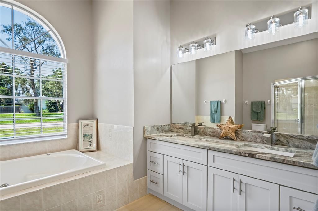 待售: $420,000 (3 贝兹, 2 浴室, 2226 平方英尺)