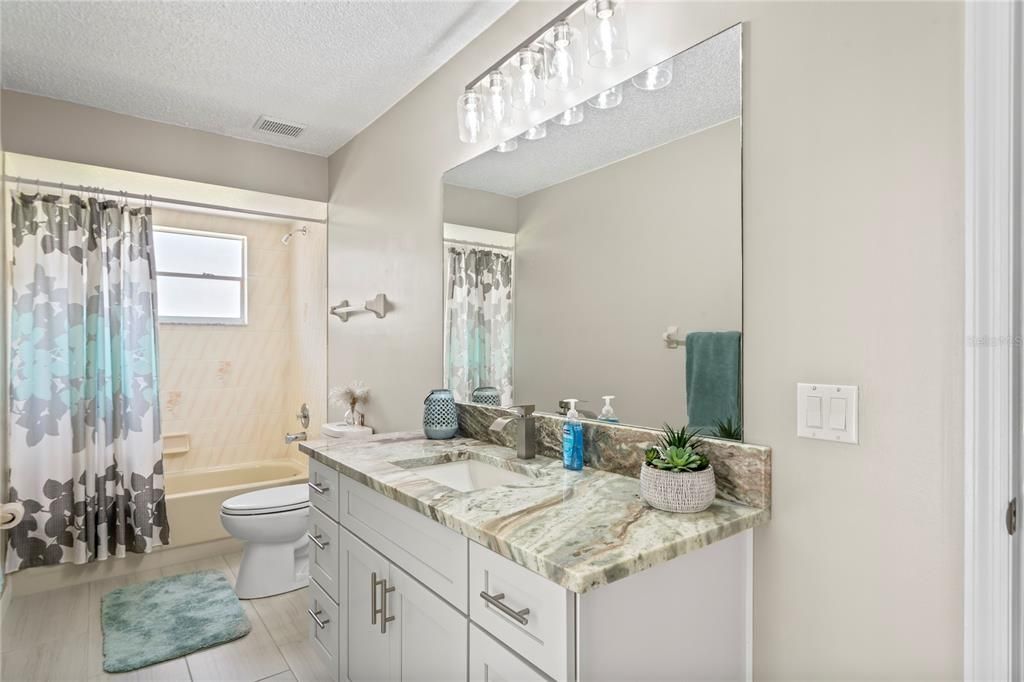 待售: $420,000 (3 贝兹, 2 浴室, 2226 平方英尺)