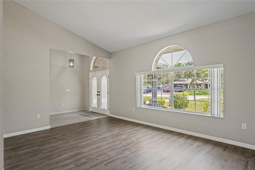 待售: $420,000 (3 贝兹, 2 浴室, 2226 平方英尺)