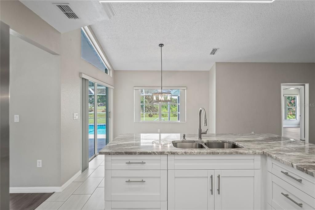 待售: $420,000 (3 贝兹, 2 浴室, 2226 平方英尺)