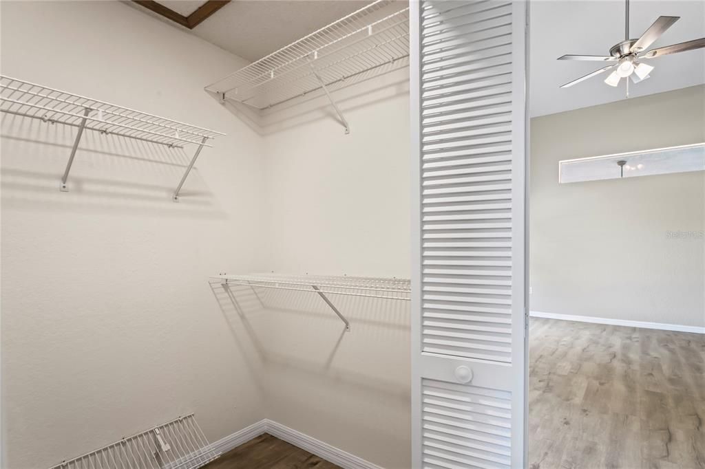 待售: $420,000 (3 贝兹, 2 浴室, 2226 平方英尺)