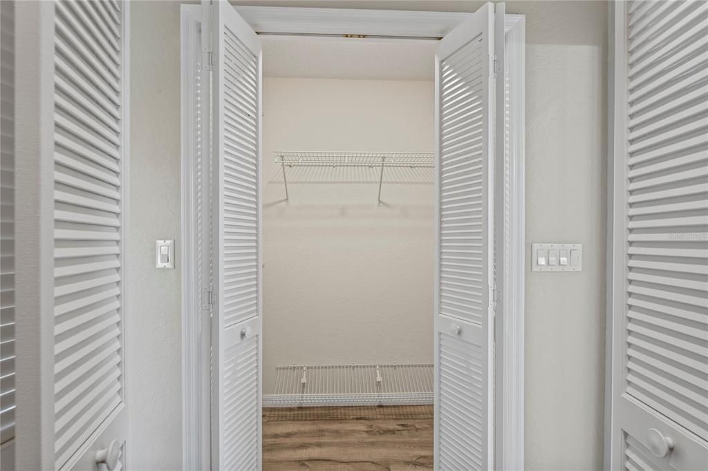 待售: $420,000 (3 贝兹, 2 浴室, 2226 平方英尺)