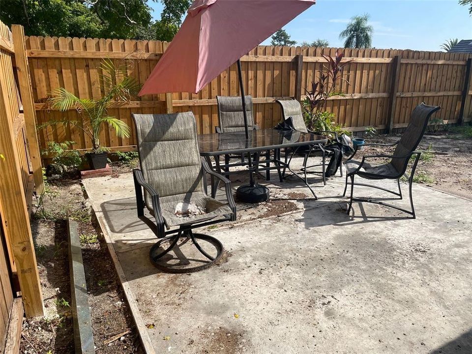 Activo con contrato: $260,000 (2 camas, 1 baños, 1050 Pies cuadrados)