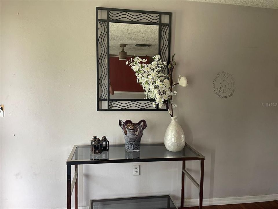 Activo con contrato: $260,000 (2 camas, 1 baños, 1050 Pies cuadrados)