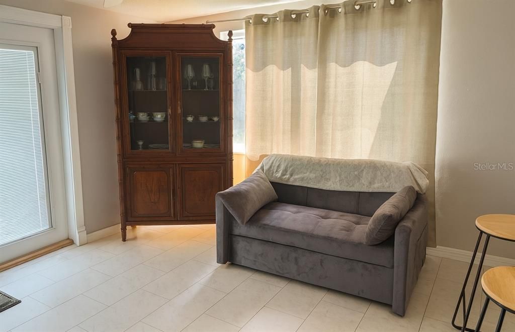 Activo con contrato: $260,000 (2 camas, 1 baños, 1050 Pies cuadrados)