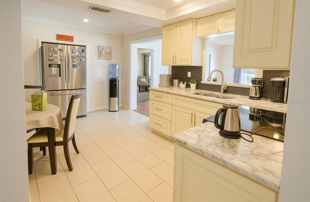 Activo con contrato: $260,000 (2 camas, 1 baños, 1050 Pies cuadrados)