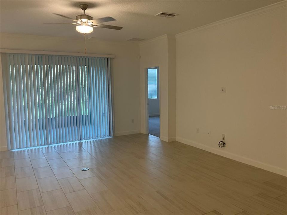 Под контрактом: $2,945 (4 спален, 3 ванн, 2367 Квадратных фут)