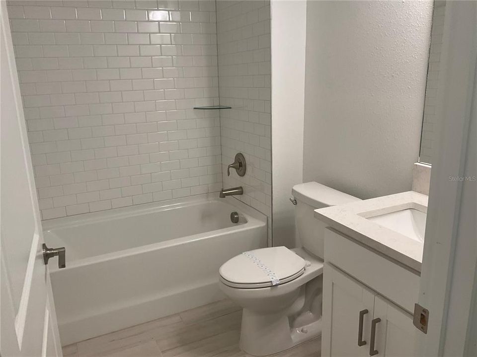 Под контрактом: $2,945 (4 спален, 3 ванн, 2367 Квадратных фут)