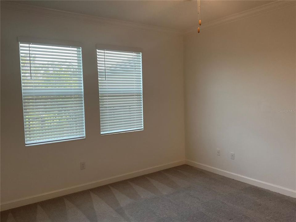 Под контрактом: $2,945 (4 спален, 3 ванн, 2367 Квадратных фут)