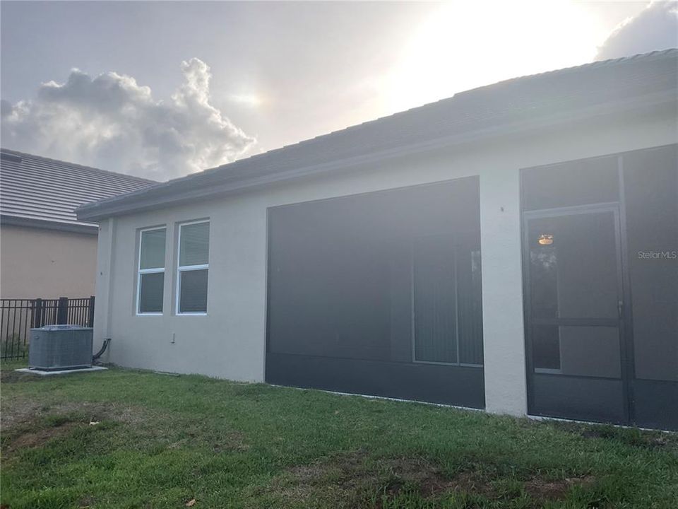 Под контрактом: $2,945 (4 спален, 3 ванн, 2367 Квадратных фут)