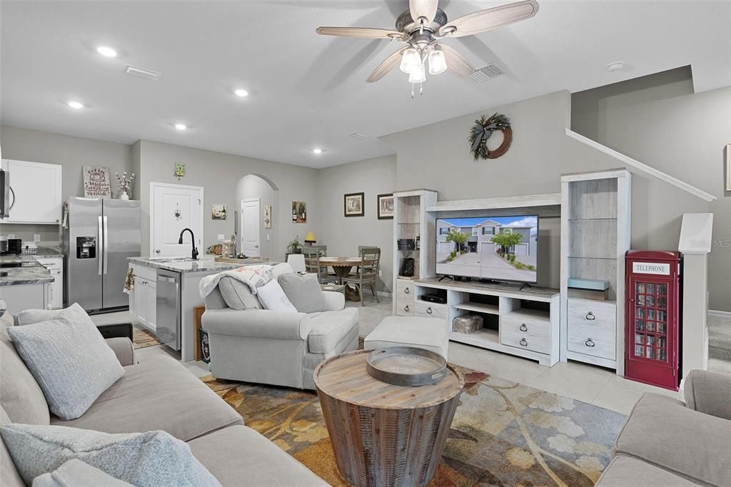 For Sale: $244,900 (3 beds, 2 baths, 1688 Square Feet)