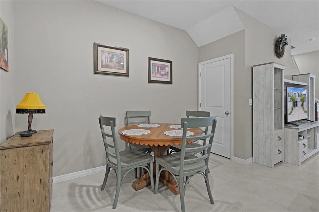 For Sale: $244,900 (3 beds, 2 baths, 1688 Square Feet)