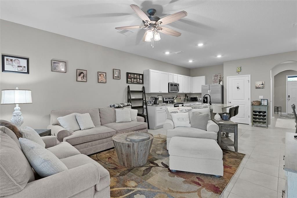 For Sale: $244,900 (3 beds, 2 baths, 1688 Square Feet)