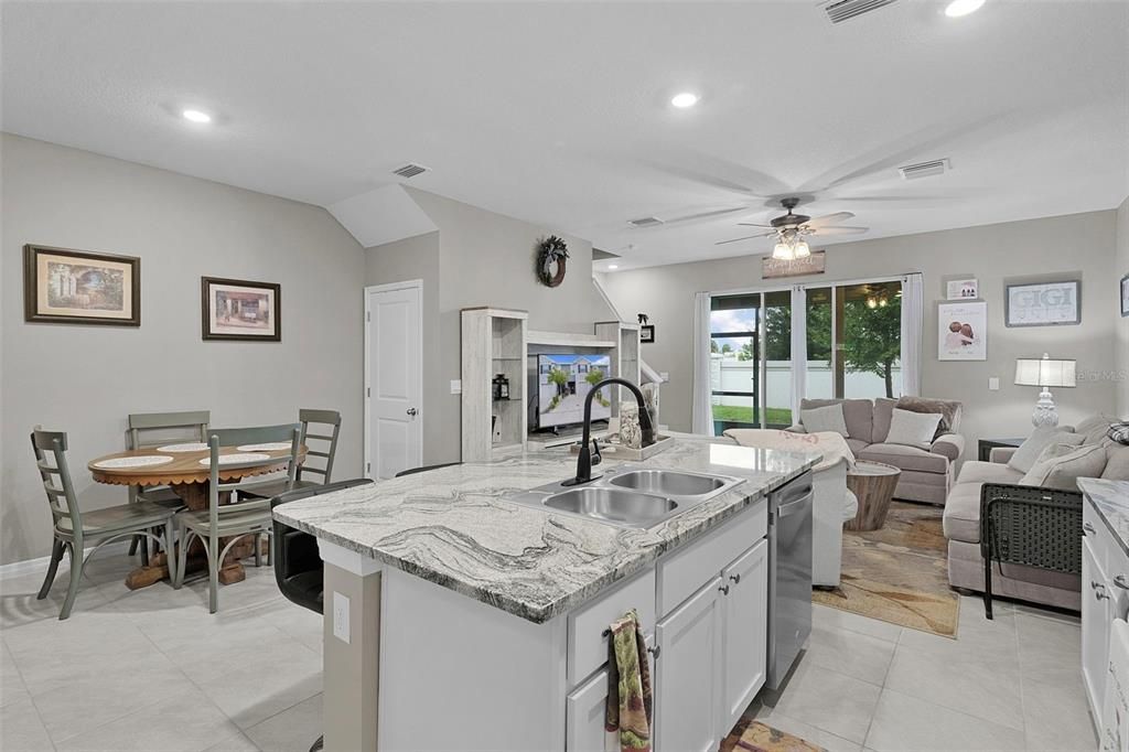 For Sale: $244,900 (3 beds, 2 baths, 1688 Square Feet)