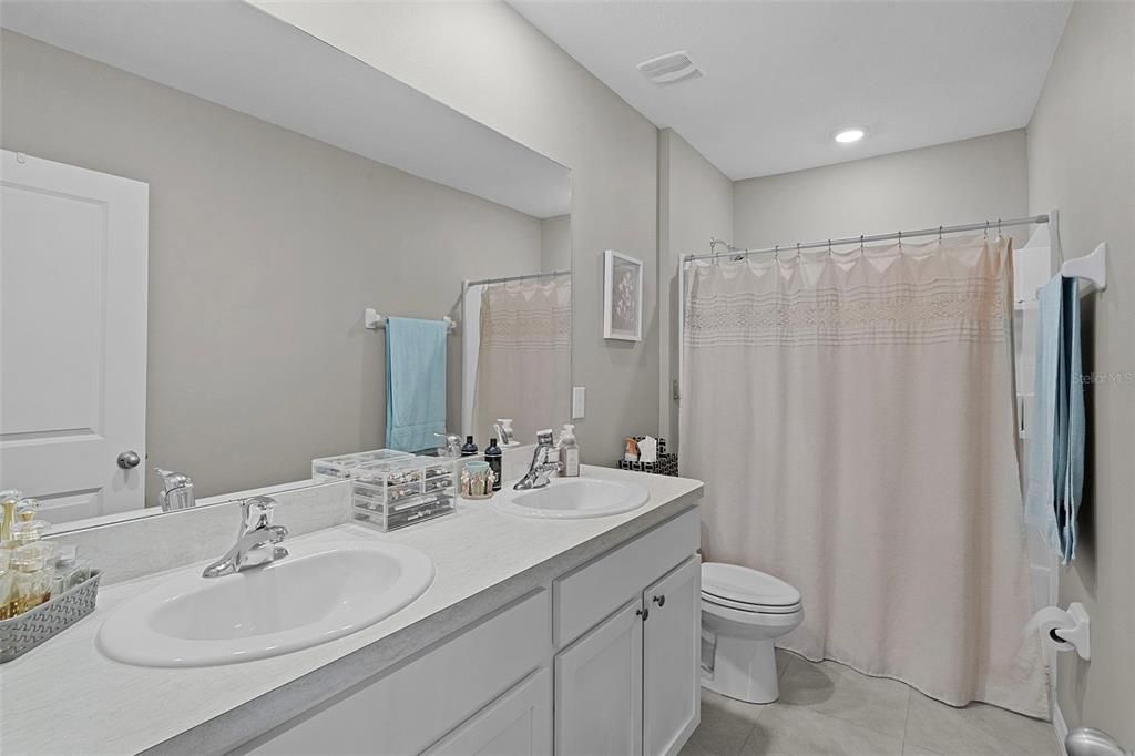 For Sale: $244,900 (3 beds, 2 baths, 1688 Square Feet)