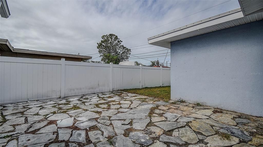 待售: $330,000 (3 贝兹, 2 浴室, 1474 平方英尺)