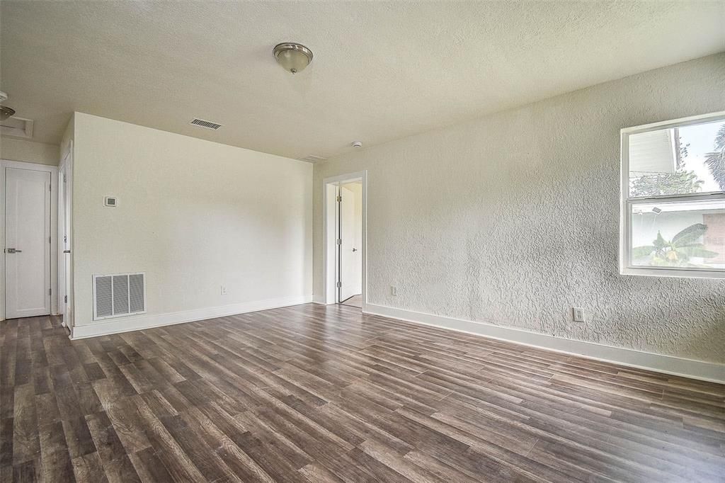 待售: $330,000 (3 贝兹, 2 浴室, 1474 平方英尺)