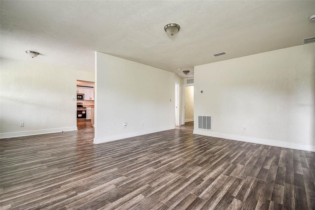 待售: $330,000 (3 贝兹, 2 浴室, 1474 平方英尺)