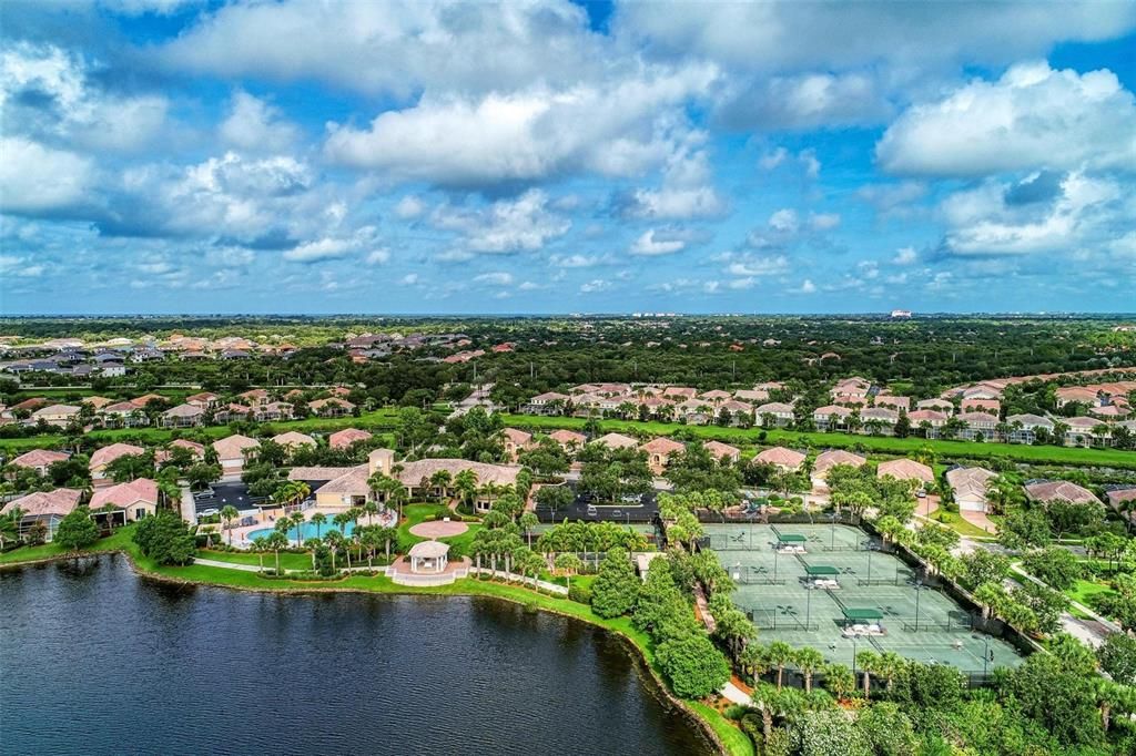 Activo con contrato: $599,900 (3 camas, 3 baños, 2008 Pies cuadrados)