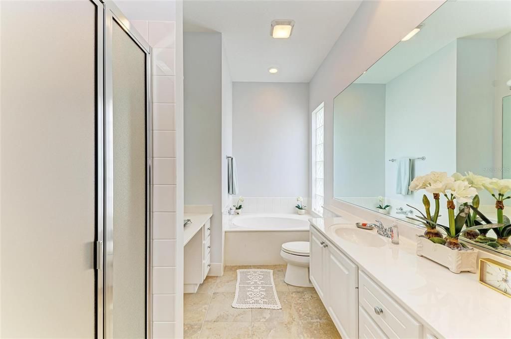 Activo con contrato: $599,900 (3 camas, 3 baños, 2008 Pies cuadrados)