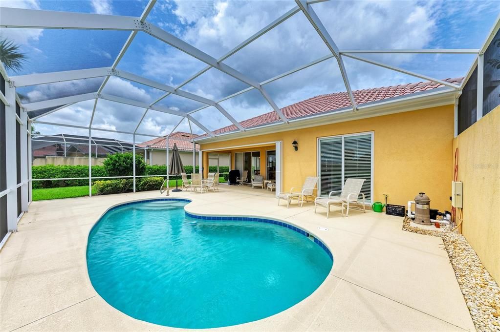 Activo con contrato: $599,900 (3 camas, 3 baños, 2008 Pies cuadrados)