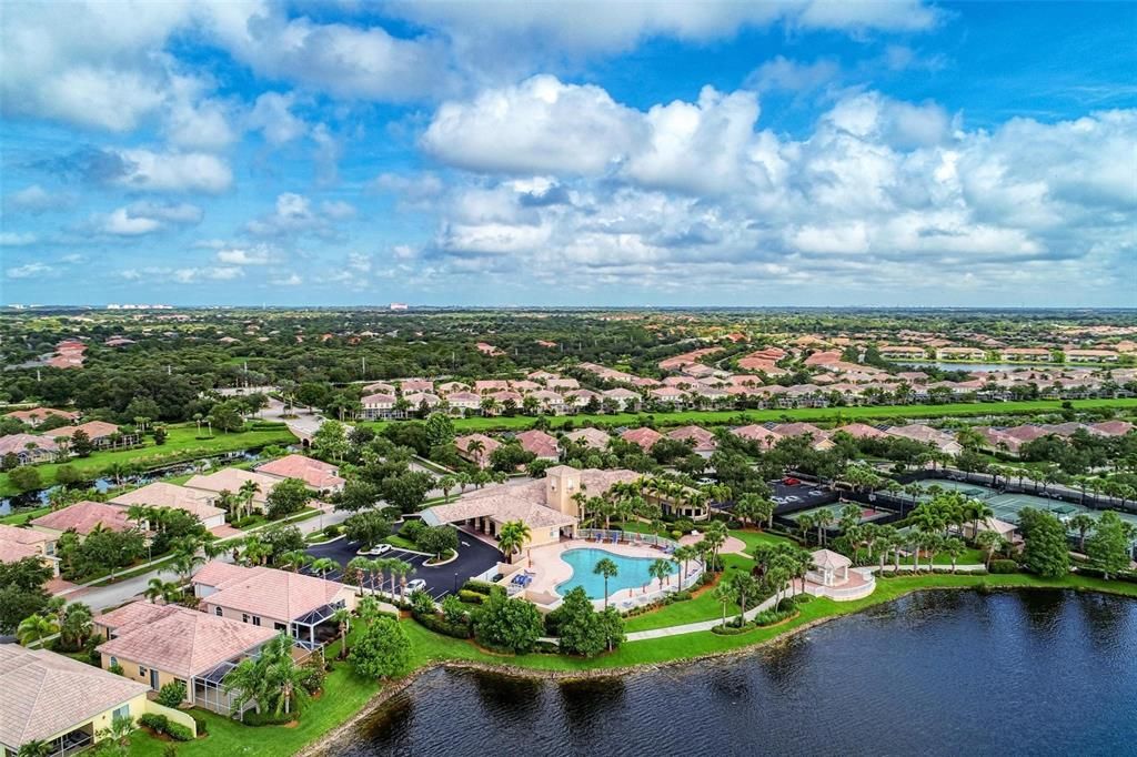 Activo con contrato: $599,900 (3 camas, 3 baños, 2008 Pies cuadrados)