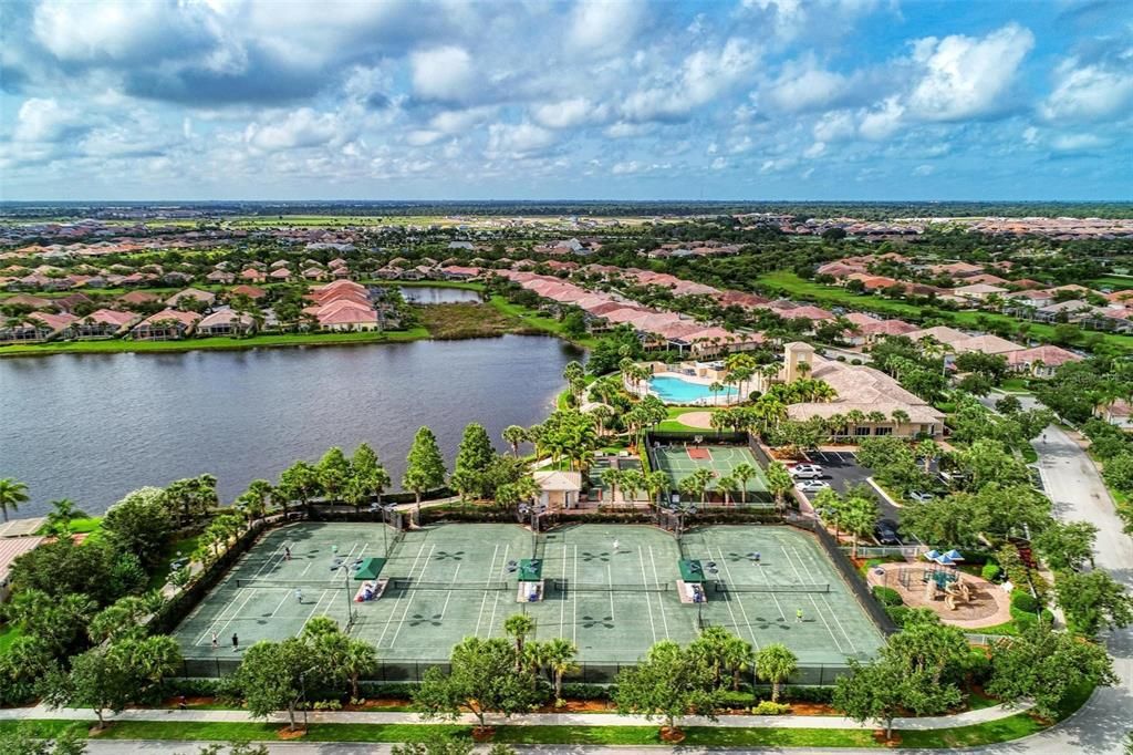 Activo con contrato: $599,900 (3 camas, 3 baños, 2008 Pies cuadrados)