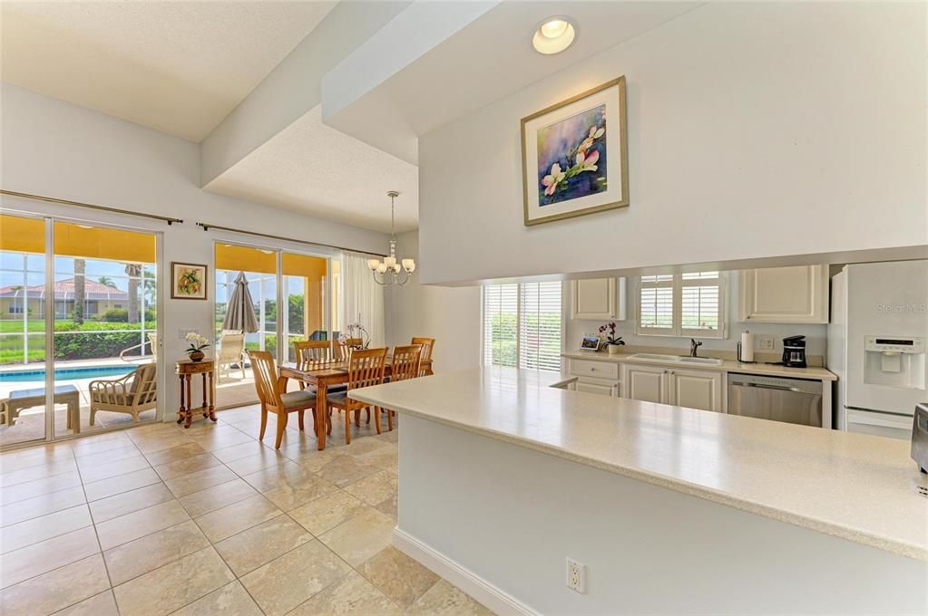 Activo con contrato: $599,900 (3 camas, 3 baños, 2008 Pies cuadrados)