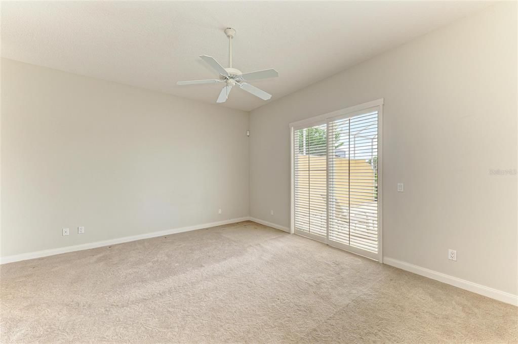 Activo con contrato: $599,900 (3 camas, 3 baños, 2008 Pies cuadrados)