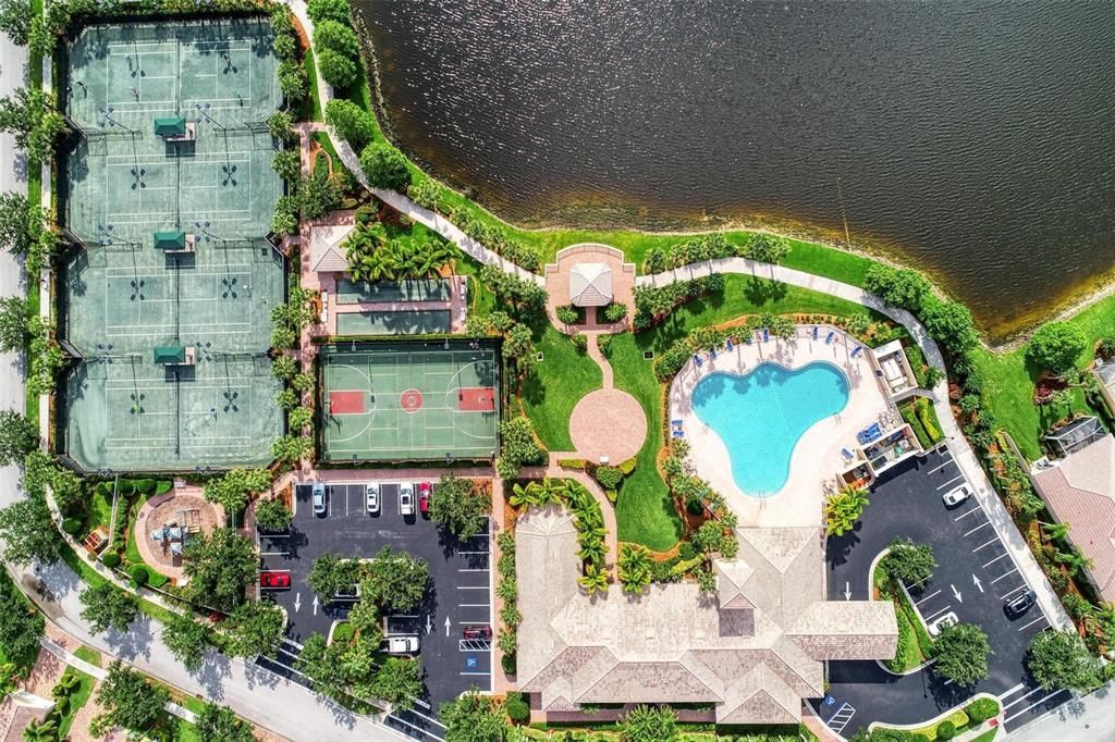 Activo con contrato: $599,900 (3 camas, 3 baños, 2008 Pies cuadrados)