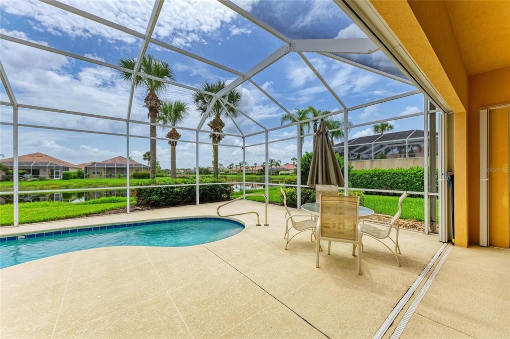 Activo con contrato: $599,900 (3 camas, 3 baños, 2008 Pies cuadrados)