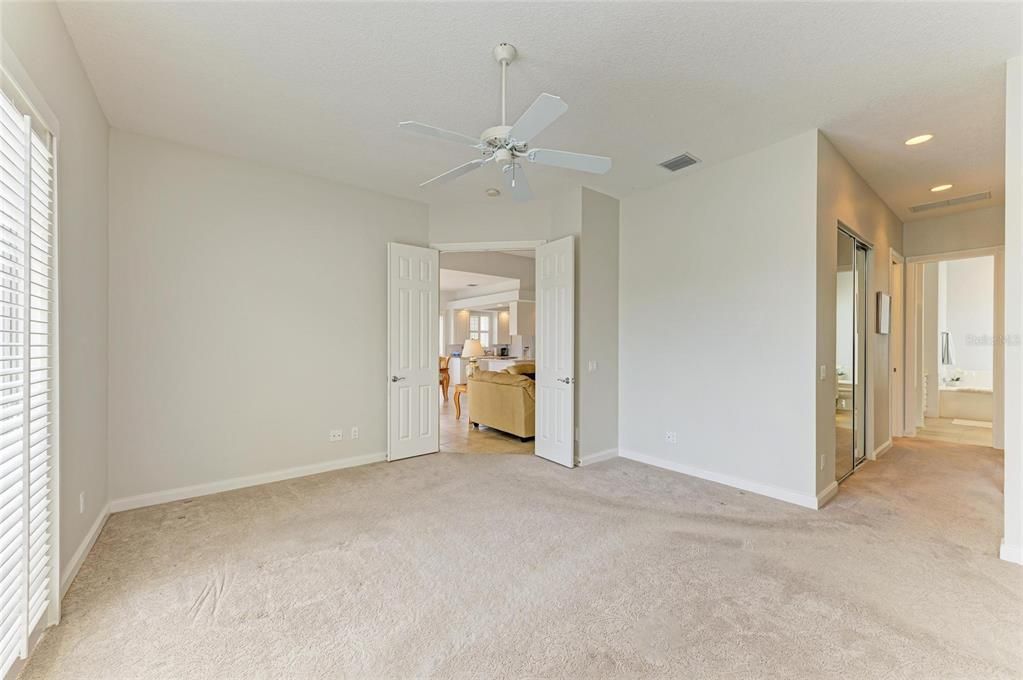 Activo con contrato: $599,900 (3 camas, 3 baños, 2008 Pies cuadrados)