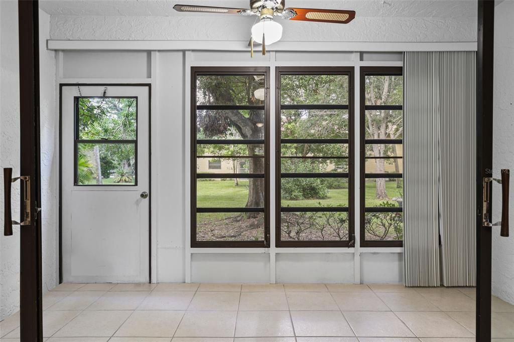 For Sale: $199,000 (2 beds, 2 baths, 1130 Square Feet)