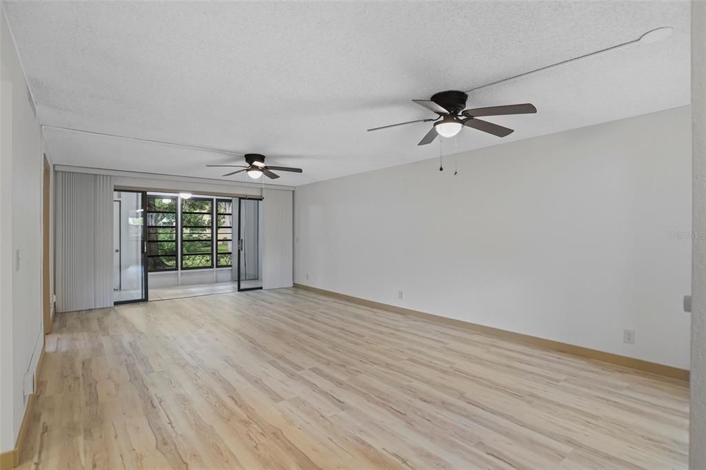 For Sale: $199,000 (2 beds, 2 baths, 1130 Square Feet)