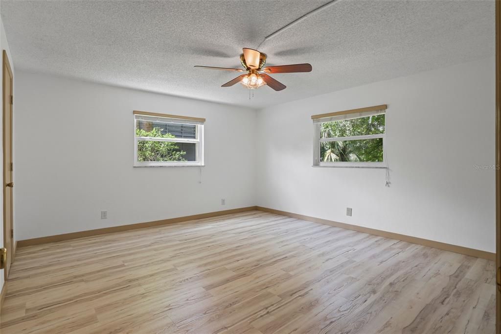 For Sale: $199,000 (2 beds, 2 baths, 1130 Square Feet)