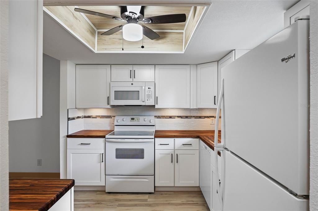 For Sale: $199,000 (2 beds, 2 baths, 1130 Square Feet)