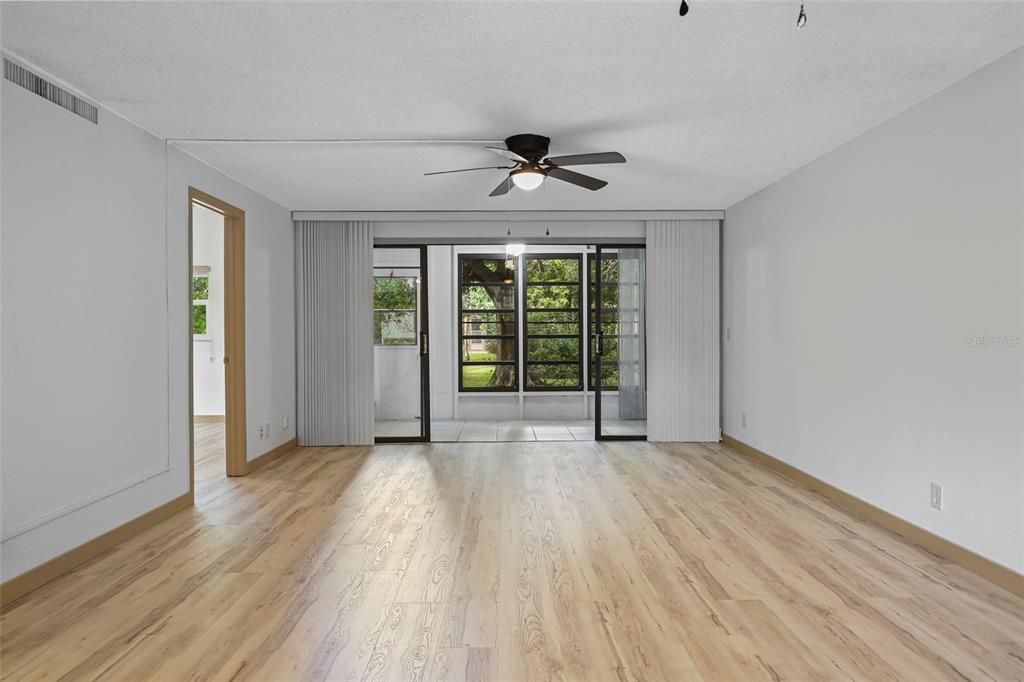 For Sale: $199,000 (2 beds, 2 baths, 1130 Square Feet)