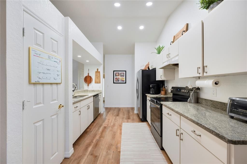 合同活跃: $325,000 (3 贝兹, 2 浴室, 1492 平方英尺)