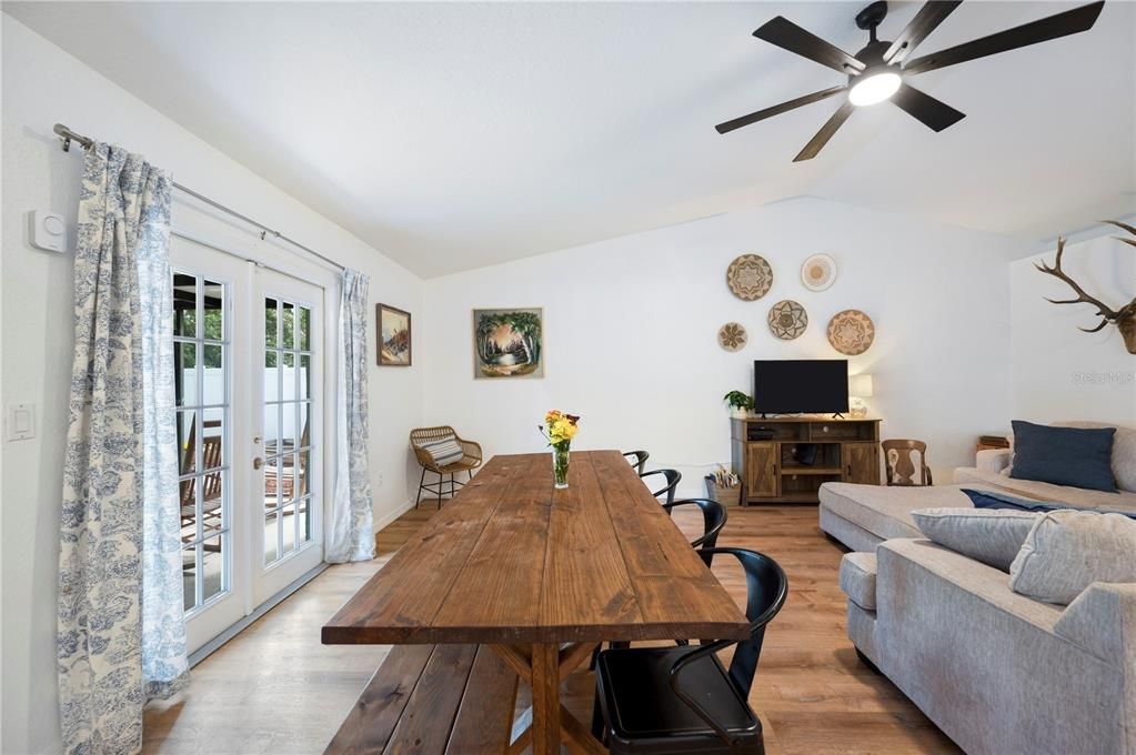 合同活跃: $325,000 (3 贝兹, 2 浴室, 1492 平方英尺)