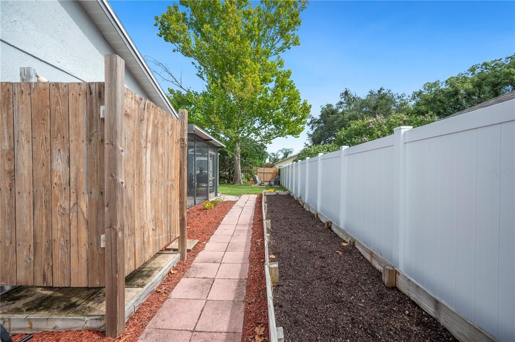 合同活跃: $325,000 (3 贝兹, 2 浴室, 1492 平方英尺)