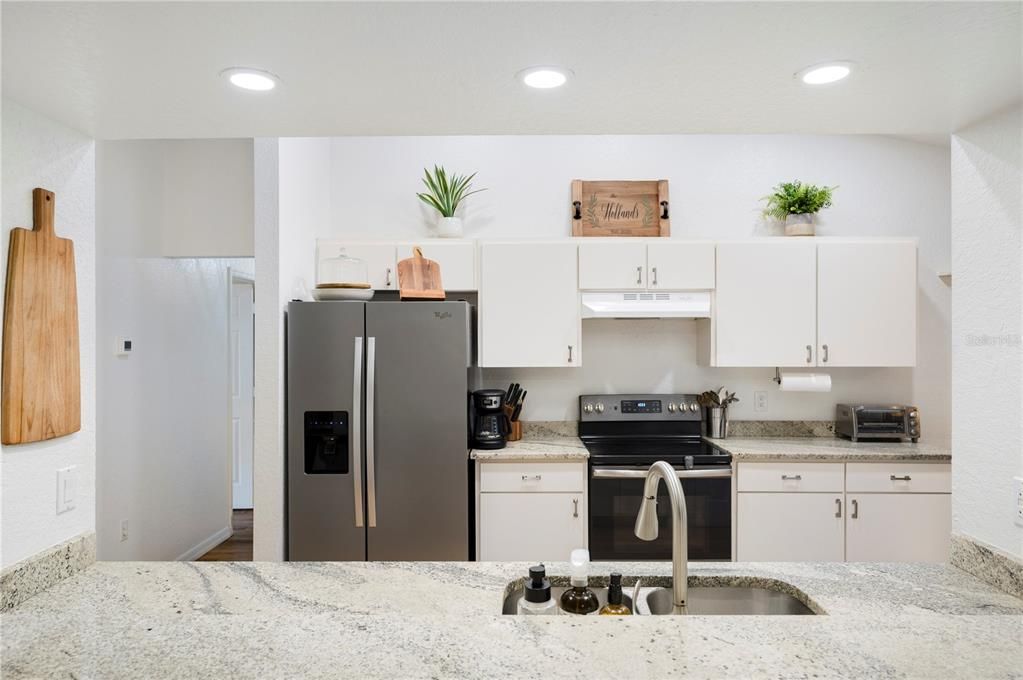 合同活跃: $325,000 (3 贝兹, 2 浴室, 1492 平方英尺)