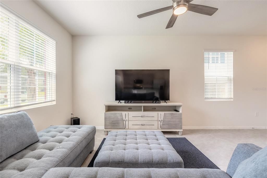 待售: $299,900 (3 贝兹, 2 浴室, 1614 平方英尺)