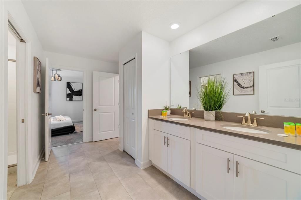 На продажу: $979,900 (8 спален, 5 ванн, 4289 Квадратных фут)