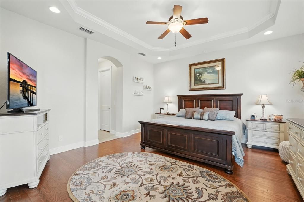 Под контрактом: $550,000 (3 спален, 2 ванн, 2501 Квадратных фут)