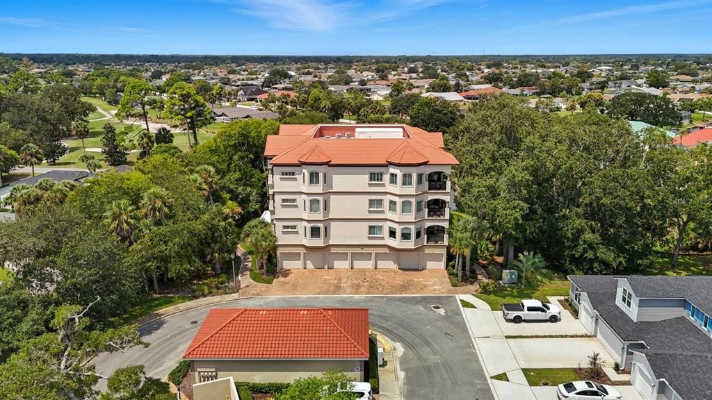 Под контрактом: $550,000 (3 спален, 2 ванн, 2501 Квадратных фут)