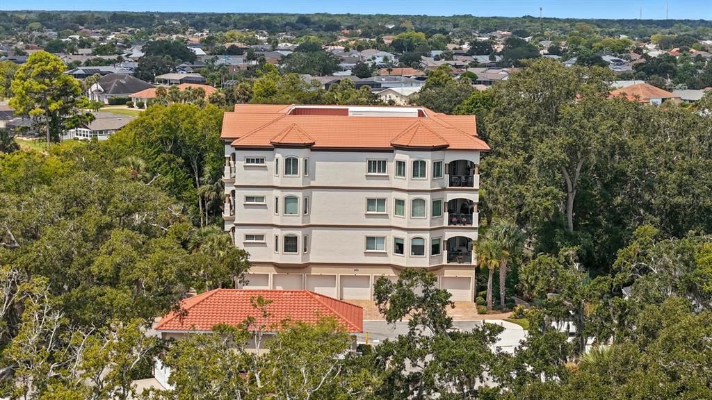 Под контрактом: $550,000 (3 спален, 2 ванн, 2501 Квадратных фут)